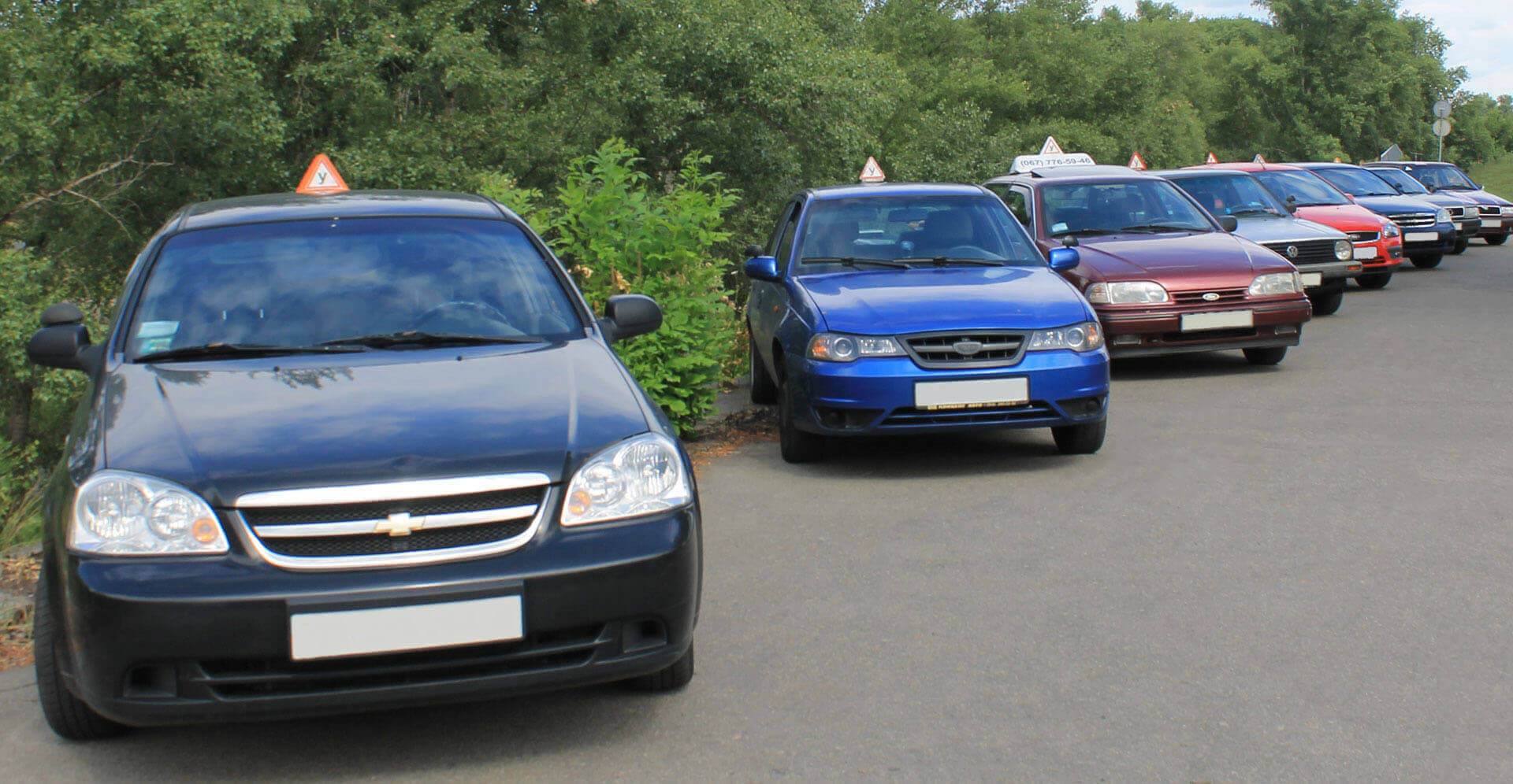 реклама на автомобиле машине автошколы